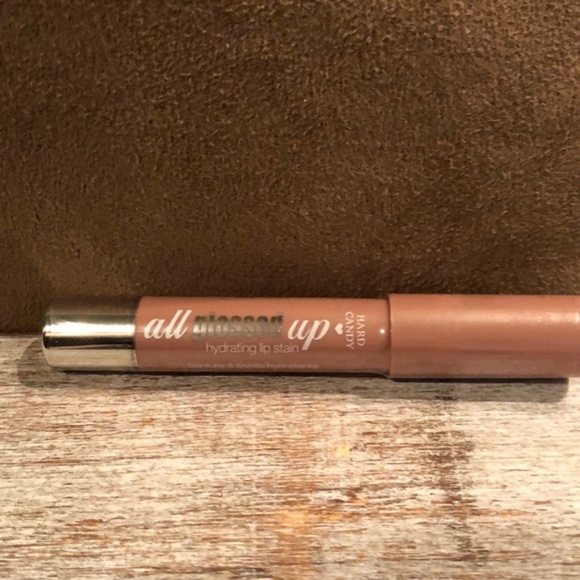 4 Pieces of Hard Candy Make Up Bundle - Picture 5 of 8